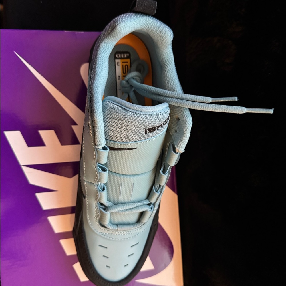Nike Black and Light Blue Athletic Shoes Air Max Ishod sized women’s 9 - Picture 3 of 6